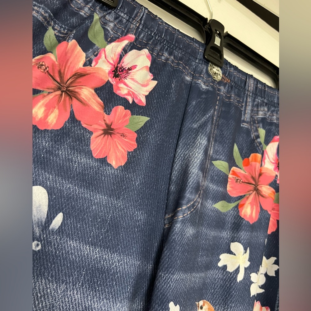 Floral Print Women's Jeggingd - Picture 2 of 8